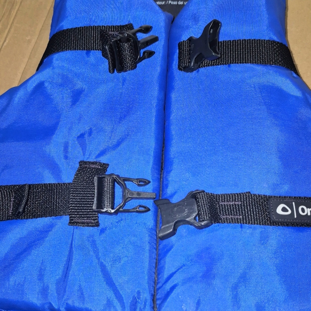 Juvenile unisex life jacket
